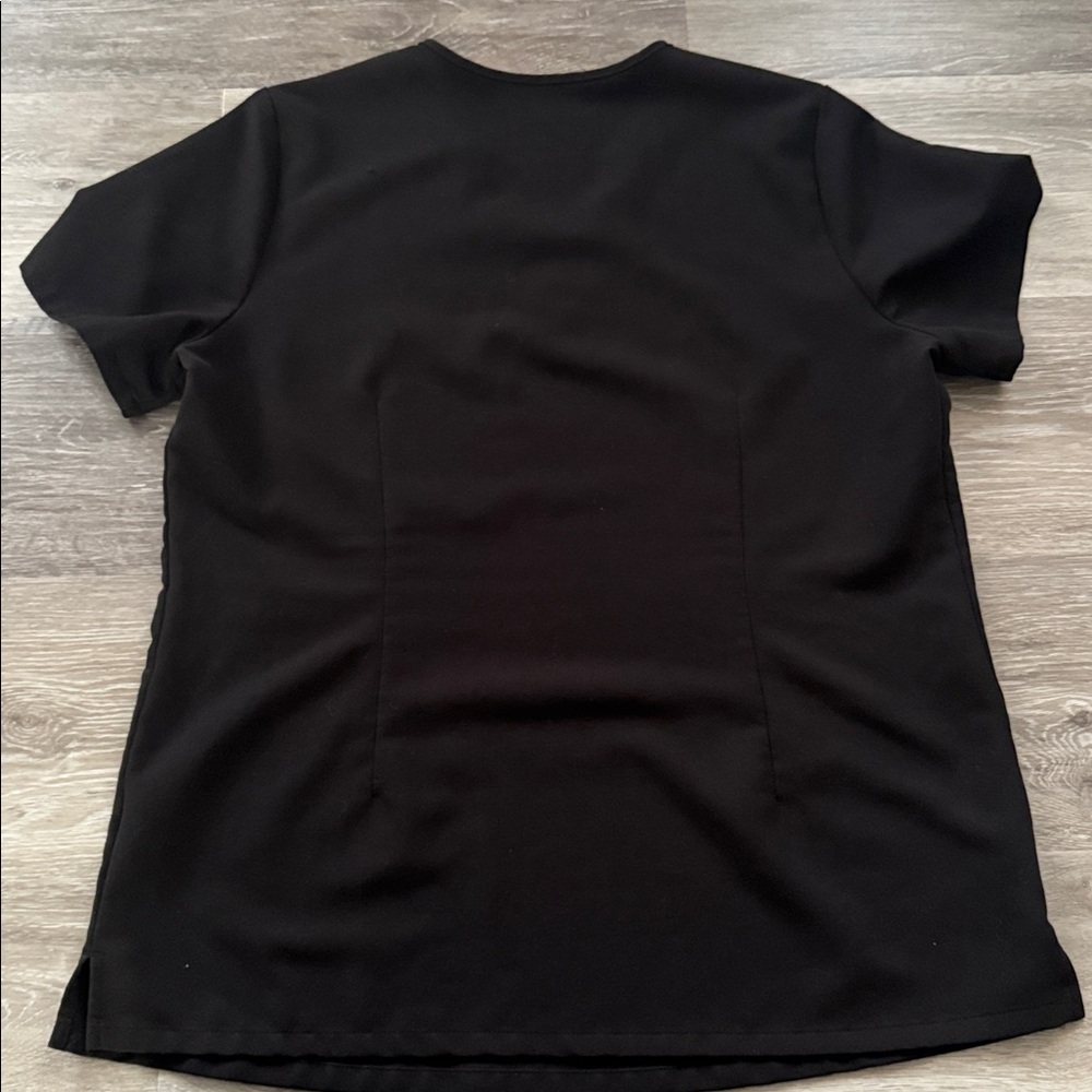 FIGS Black CATARINA Scrub Top - Picture 4 of 4